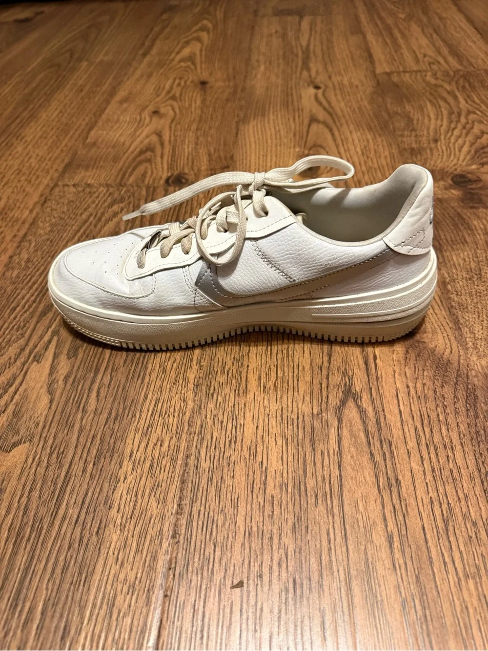 Size 9.5 Women’s Nike Air Force 1 White Casual Shoes Sneakers